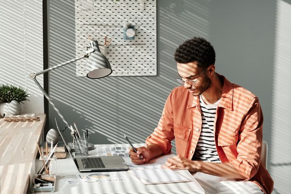 Mission analyste réalisateur : clé de la réussite en informatique